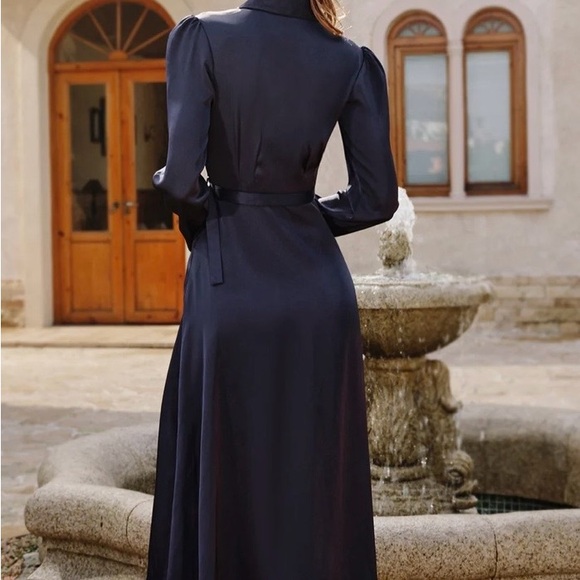 RIHOAS Small NWT Navy Collar Satin Midi Dress - Picture 2 of 4